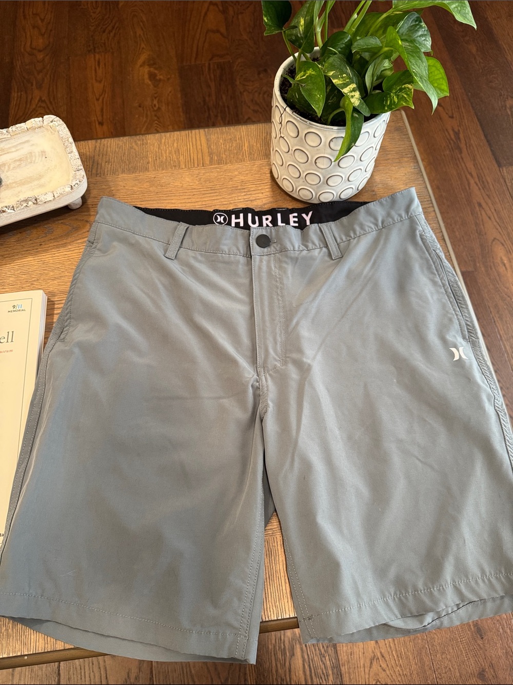 Hurley Men's Light Gray Athletic Shorts